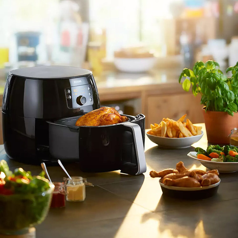 LIQUIDATION PRICE Philips Airfryer with New Fat Removal Technology (Fry, Bake Grill, Roast) (XXL Family Size)