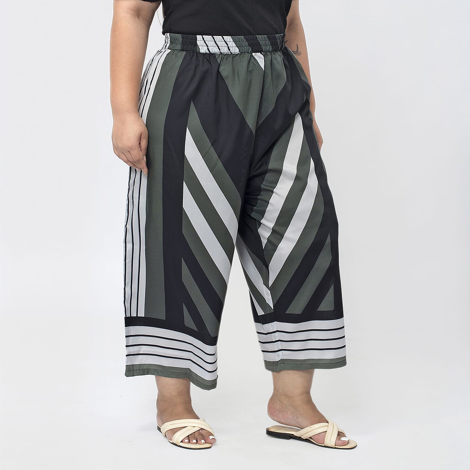 Printed Cropped Palazzo (Size XXL, Inside Leg Lenth 53 cm) -Chevron