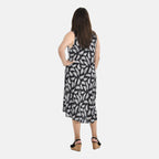 Tamsy 100% Viscose Leaf Pattern Umbrella Midi Dress (One Size) - Black - White