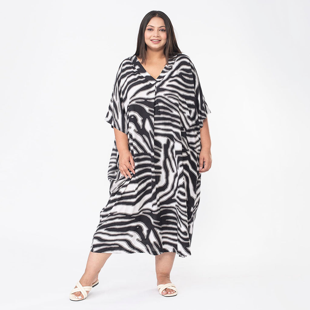 Tamsy 100% Viscose Midi Umbrella Dress with Pockets (Curve Size, 20-26) - White and Black