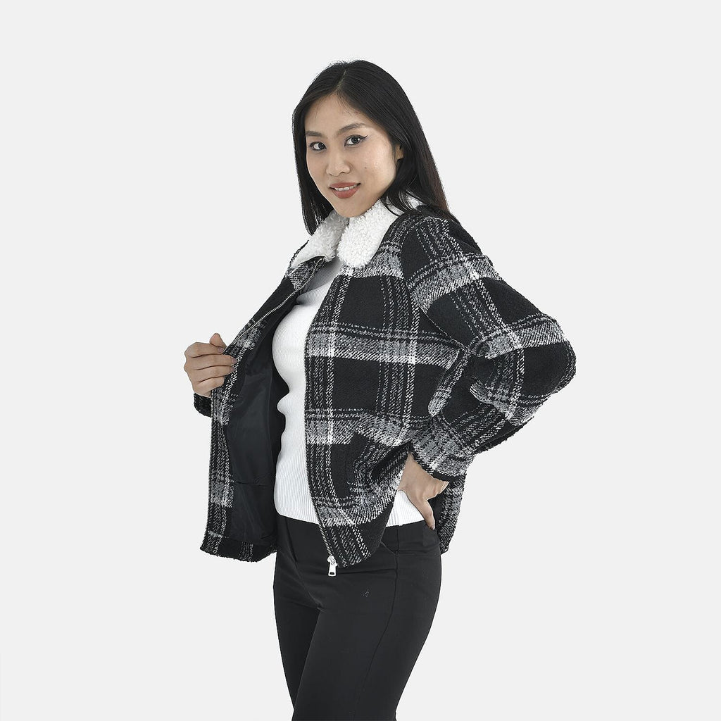 Tamsy Plaid Pattern Coat with Faux Fur Collar (Size M) - Black and White