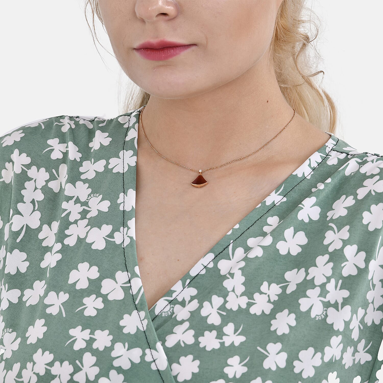 Tamsy V-Neck Clover Top (Curve Size 18 to 22) - Green