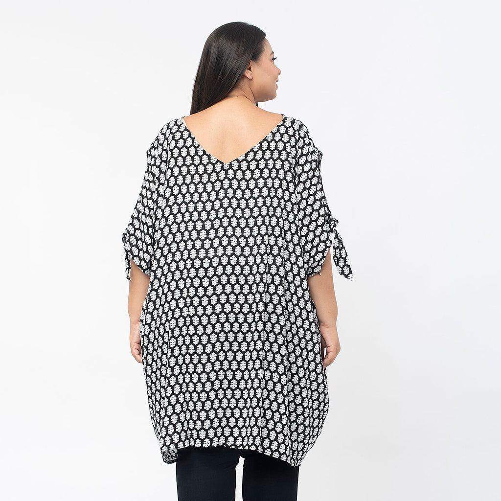 Tamsy 100% Viscose Cold Shoulder Longline Top (One Size Curve,20-26) - Black - Off White