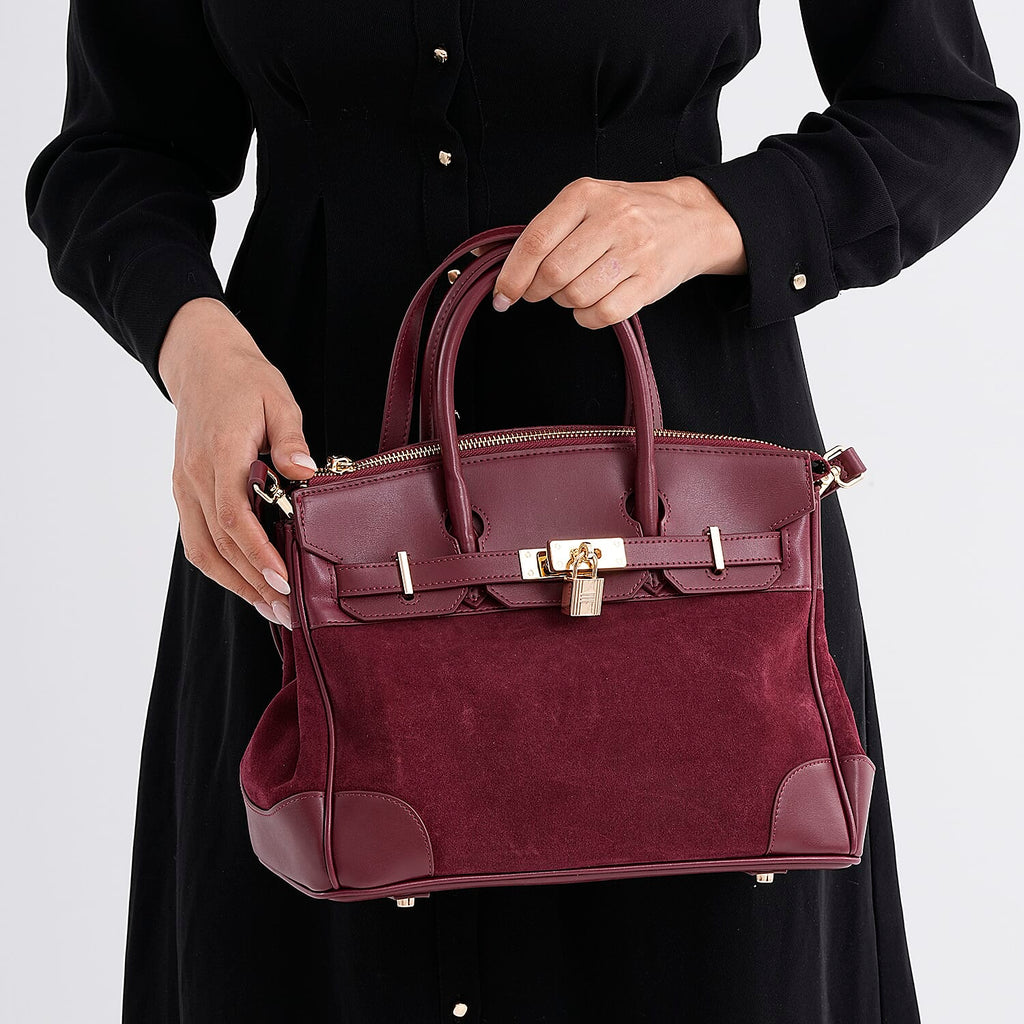 "Color-Burgundy Size-Profile- Genuine leather Crossbody bag with gift box Wall (exterior)-Genuine leather Lining (Interior)-PVC Pockets (exterior)-Zipped-1 Pockets (interior)-  Zipped-1,slip-1; Measur