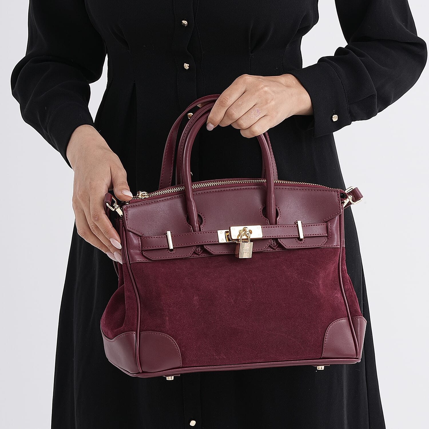 "Color-Burgundy Size-Profile- Genuine leather Crossbody bag with gift box Wall (exterior)-Genuine leather Lining (Interior)-PVC Pockets (exterior)-Zipped-1 Pockets (interior)-  Zipped-1,slip-1; Measur