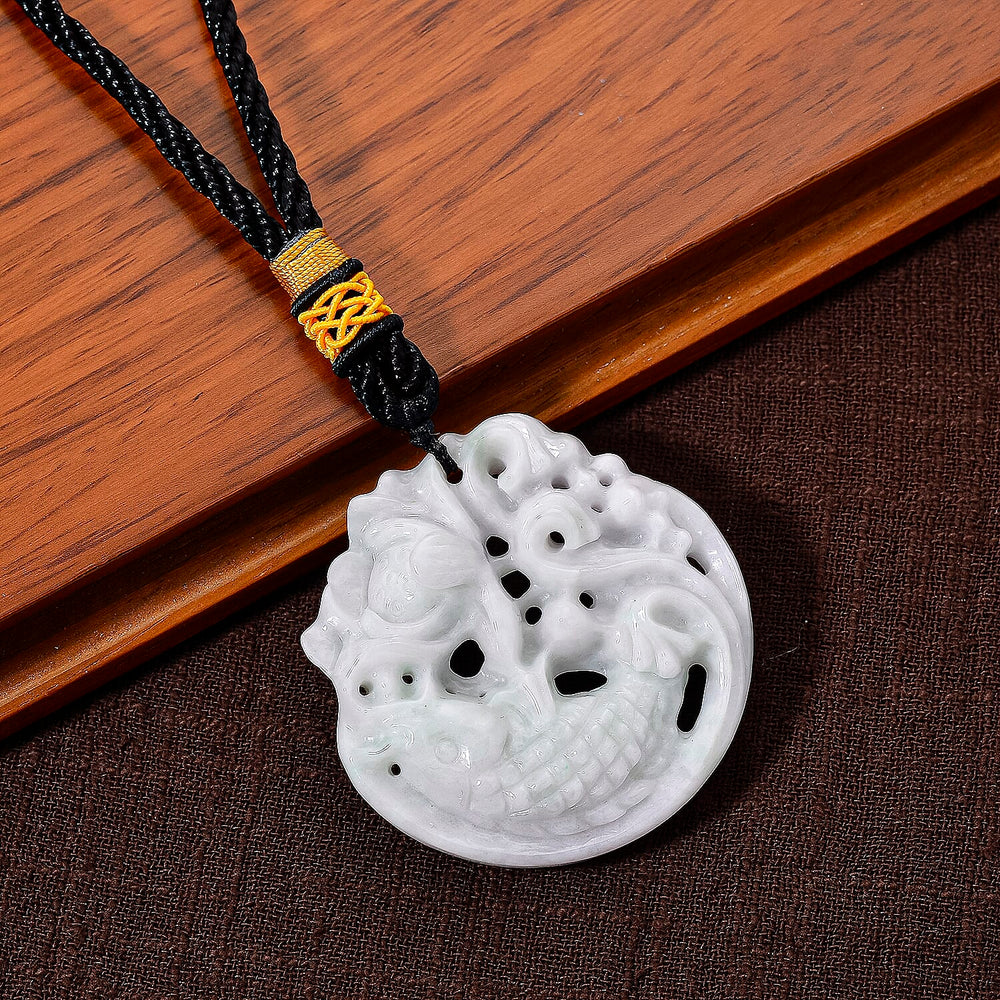 Natural Jade Vista Crest Hanging Decoration (Size - One Size) - White & Black